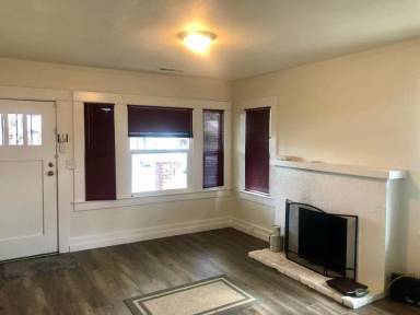 Main picture of 1321 N Calaveras St