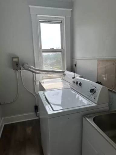 Main picture of 229 White St