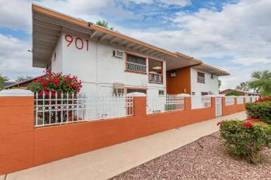 Main picture of 901 E Pierce Street Apartments