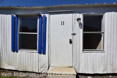 Main picture of 2605 Jungle St
