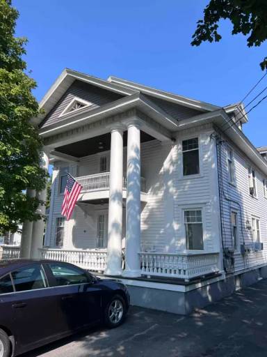 Main picture of 48 W Main St