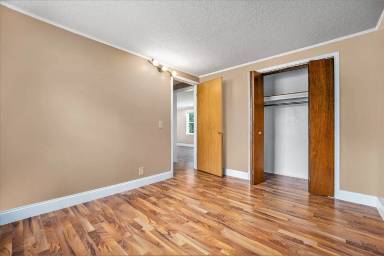 Main picture of 201 Orchard St