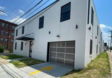 Main picture of 1245 W Princess St