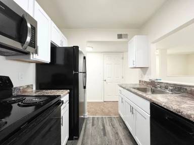 Main picture of 500 Collinwood Pl