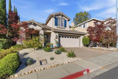 Main picture of 257 Golf Links St