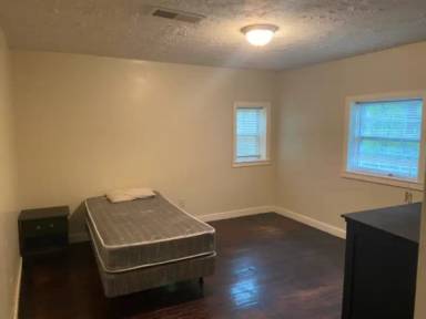 Main picture of 4231 Blanton Ave SW