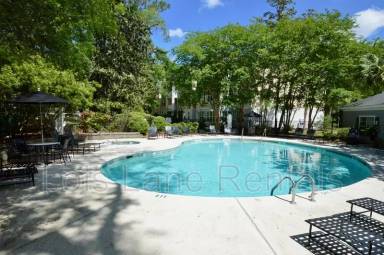 Main picture of Twelve Oaks
