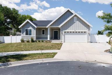 Main picture of 53 E Paradise Ct