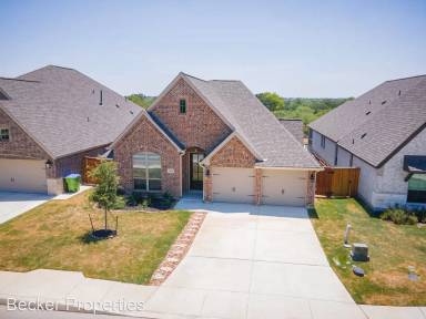 Main picture of 1915 Delafield Way