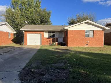 Main picture of 932 N Linda Ave