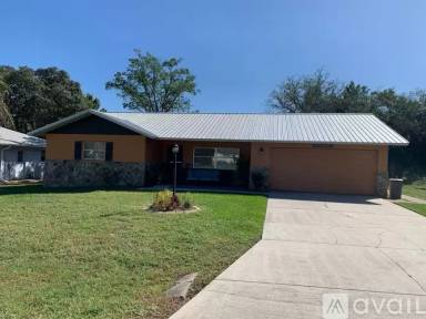 Main picture of 114 W Hollyfern Pl