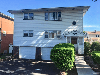 Main picture of 154 Lee St