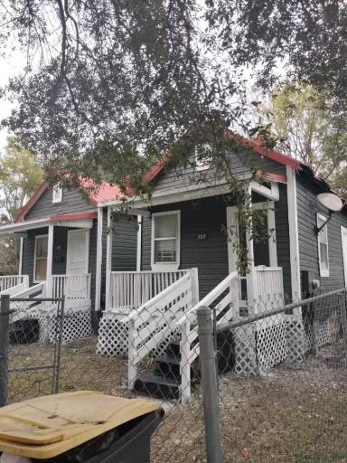 Main picture of 709 Franklin St