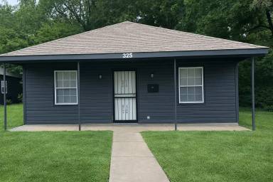 Main picture of 325 Carpenter St