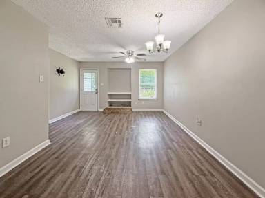 Main picture of 9648 El Scott Ave