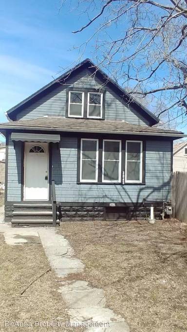 Main picture of 3040 Walton Ave