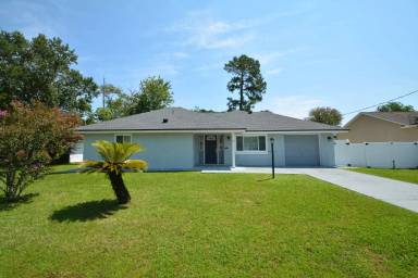 Main picture of 14 Bolling Ln