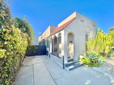 Main picture of 1135 N Hudson Ave