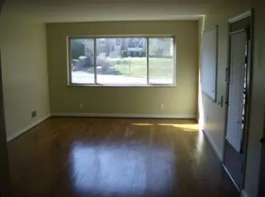 Main picture of 2312 Losantiville Ave
