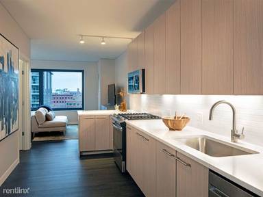 Main picture of 832 W Adams St