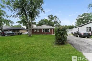 Main picture of 21939 Millard Ave