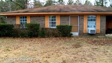 Main picture of 1600 Colonial Dr