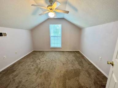 Main picture of 918 Claeven Cir