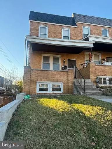 Main picture of 1300 N Kenwood Ave