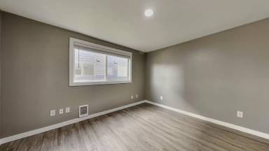 Main picture of 1105 S Woodlawn St