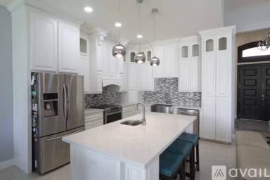 Main picture of 2301 McLeod Ave