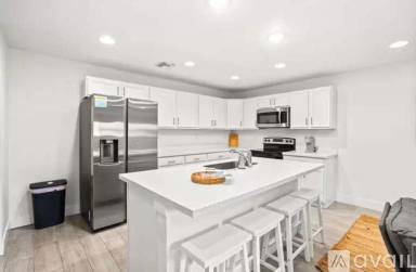 Main picture of 565 Lilac Ct