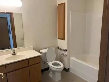 Main picture of 575 N Maple St