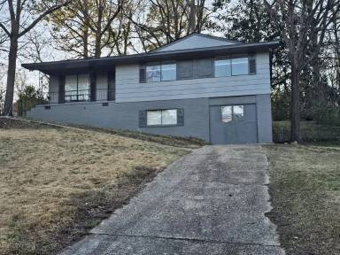 Main picture of 909 Ashland Ave