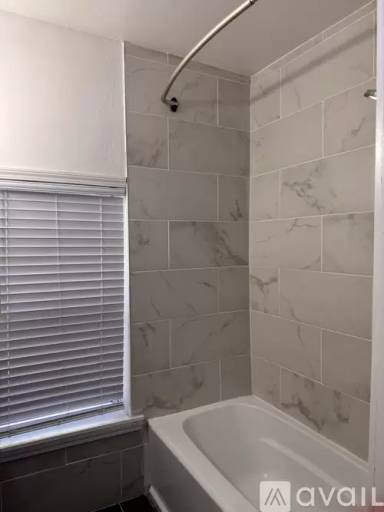 Main picture of 87 Troup St