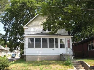 Main picture of 1414 Riehl St
