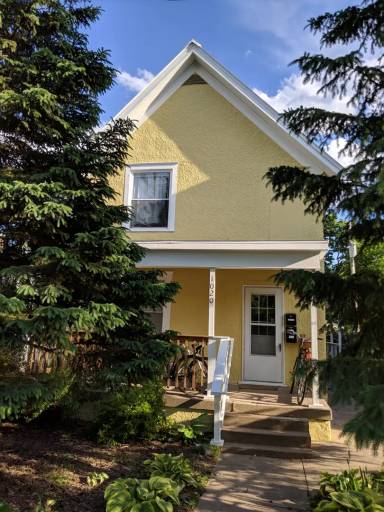 Main picture of 1020 19th Ave NE