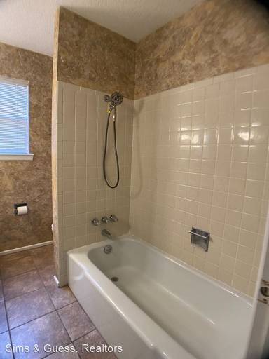 Main picture of 3719 Monclair Ave