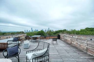 Main picture of 207 W Johanna St