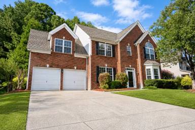 Main picture of 10132 Montrose Dr NW