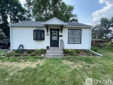 Main picture of 4716 2nd St NE