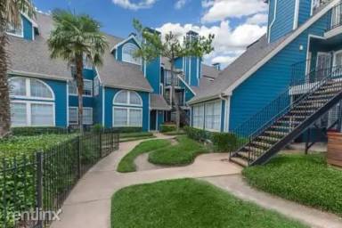 Main picture of Lakeview Apartments Houston