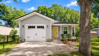 Main picture of 8727 Osteen St