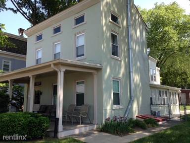 Main picture of 5635 Ridge Ave