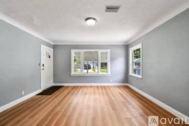 Main picture of 2466 32nd Ave N