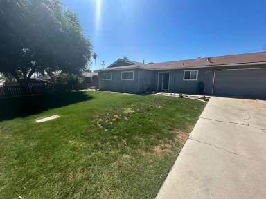 Main picture of 277 W Deodar Ln