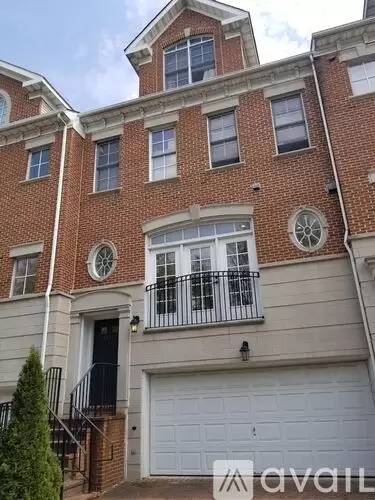 Main picture of 8511 Halston Way