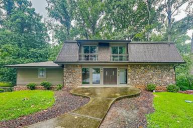 Main picture of 4623 Huntridge Dr NE