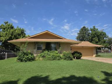 Main picture of 3225 N Ridgewood Dr