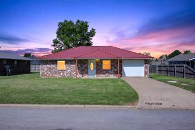 Main picture of 2503 Purdue Cir