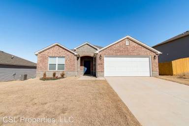 Main picture of 2318 Pinewood Ave